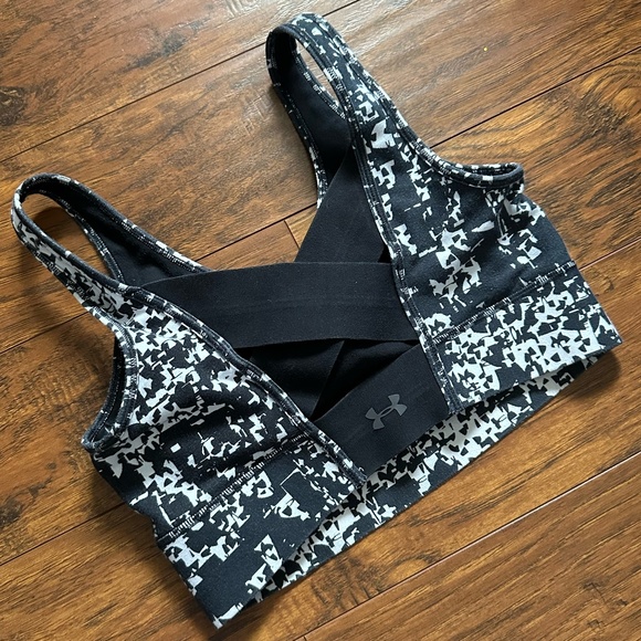 Under Armour Low Impact Sports Bra in size Small - Picture 4 of 5